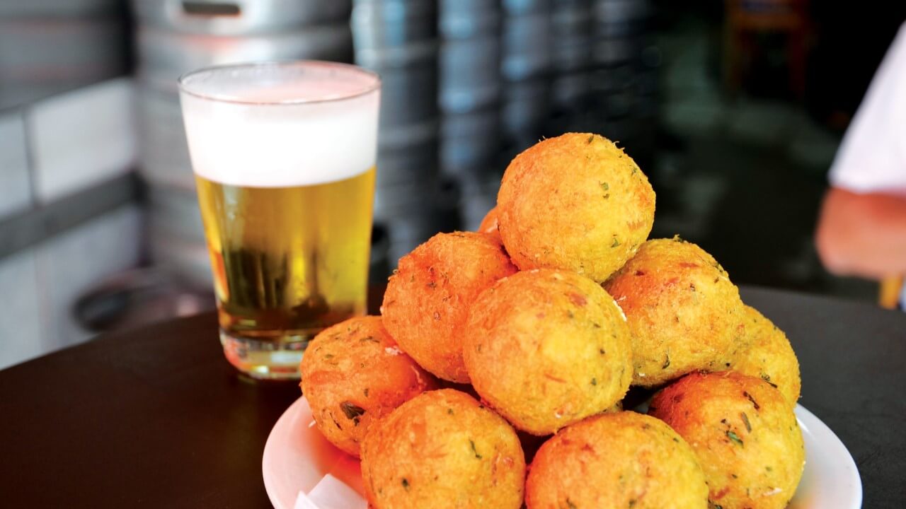 Bolinho de Bacalhau and beer in Rio