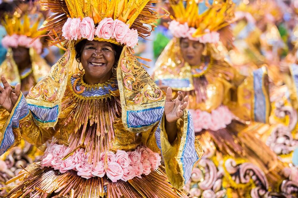 Ala das baianas desfilando no carnaval do Rio