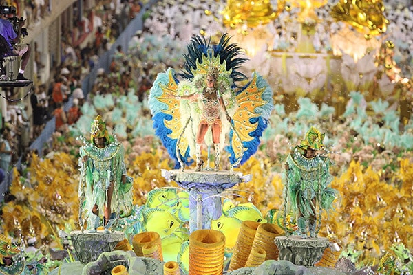 Florianopolis, Santa Catarina, Brasil. 26th Feb, 2022. (INT) Carnaval Brazil:  Show with Djs Kolombo and Lou Lous Players in Jurere Interncaional, Santa  Catarina. Show with Djs Kolombo and Lou Lous Players rock
