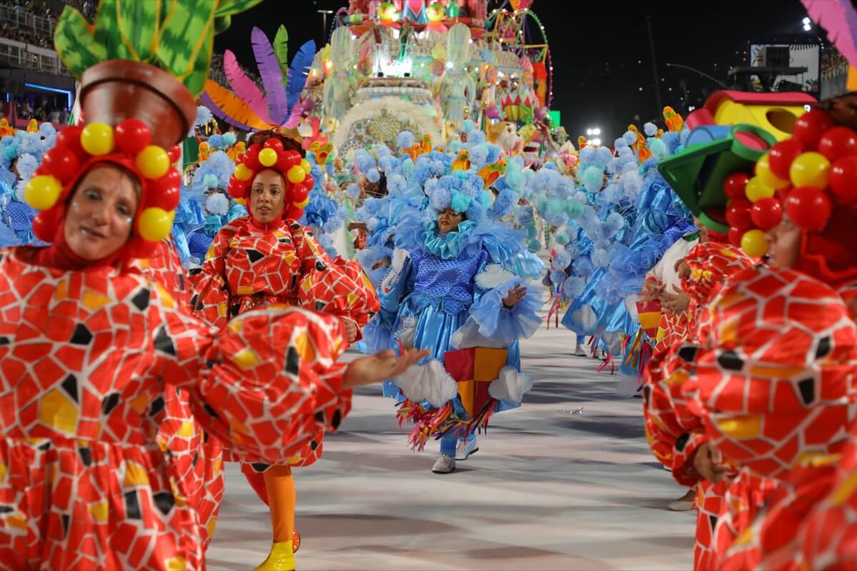 Samba dance costumes, Dance outfits, Brazil carnival costume