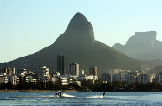 View from the Rodrigo de Freitas lagoon