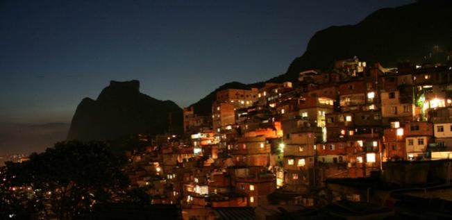 Rocinha at night