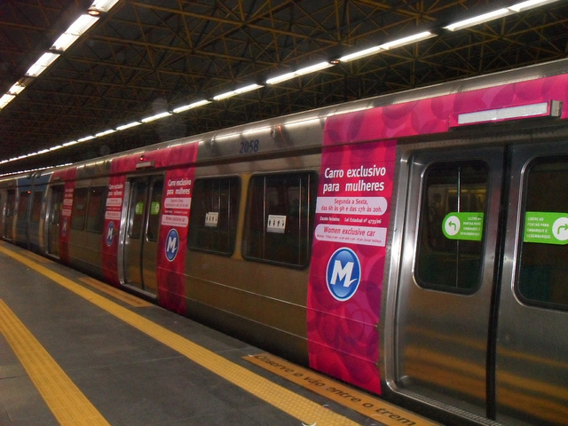 Women excluse car - rio subway